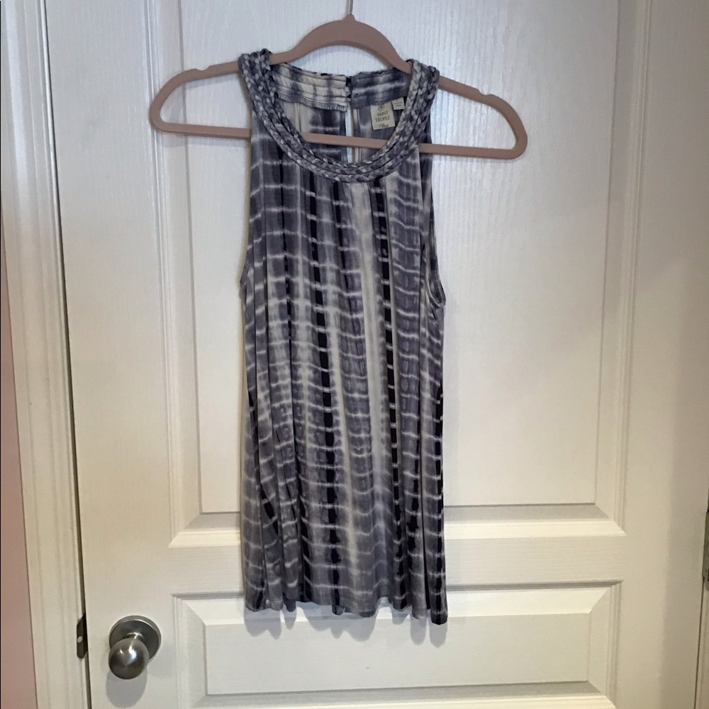 St. Tropez tank braided collar.